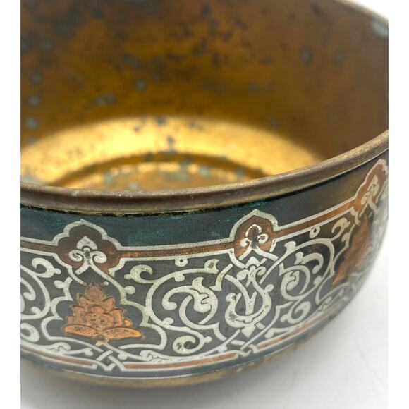 Antique Brass Round Powder Vanity Box Original Old Hand Crafted Engraved Painted - Picture 7 of 9